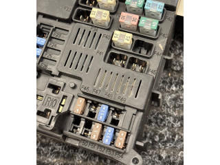 Блок предохранителей 31676132, 18192   Volvo XC90    