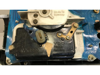 Přístrojová deska Audi 80 90 S2 B4 1994 81117331, 81117332