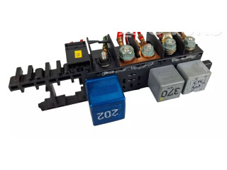 Блок предохранителей  8L0941822A   Audi A6 S6 C5 4B    