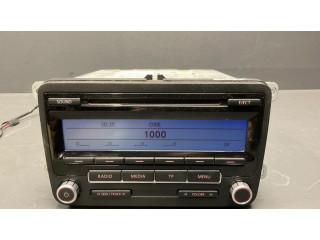 Радио/ проигрыватель CD/DVD / навигация