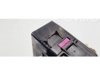 Блок предохранителей    Volkswagen Jetta V    