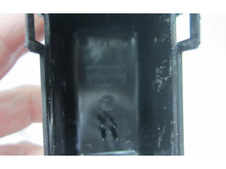 Блок предохранителей 8200222933, 8200222933   Renault Clio III    