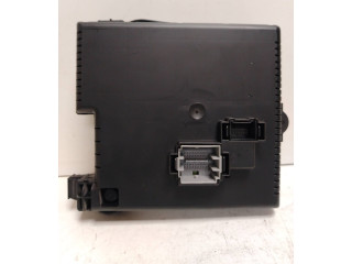 Блок предохранителей 30728512, 28017881   Volvo V70    