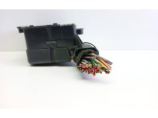 Блок предохранителей    Audi A6 S6 C5 4B    