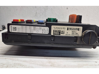 Блок предохранителей 28017881, 00005934896   Volvo V70    