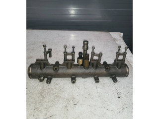 Vstřikovací lišta Opel Monterey