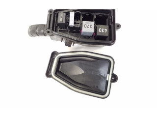 Pojistková skříňka 97061044500 Porsche Panamera (970) 2012