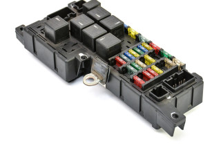 Блок предохранителей 518828108, 30728008 Volvo XC90