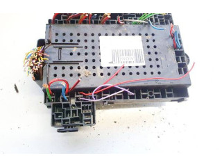 Блок предохранителей  9441584, 9441585   Volvo S80    