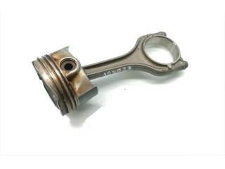 Поршень с шатуном Skoda Octavia Mk3 (5E)