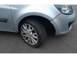 Блок предохранителей     Renault Clio III    