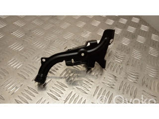 Другая деталь отсека двигателя