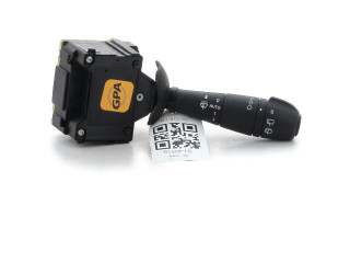 Ручка стеклоочистителей 8201168016 Renault Clio III