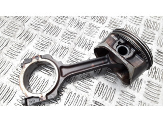 Píst Saab 9-7X pro benzínový motor 4.2