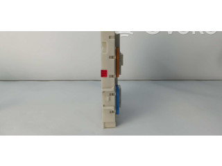 Pojistková skříňka Řídící jednotka BSM 31453132   Volvo V40 2016