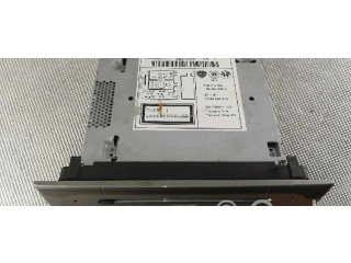 Радио/ проигрыватель CD/DVD / навигация