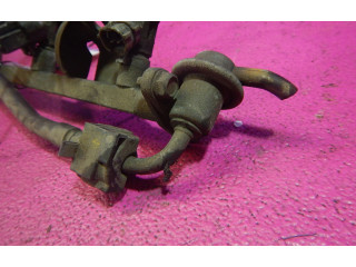 Vstřikovací lišta    Mazda 323    CE04D16 