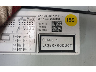 Радио/ проигрыватель CD/DVD / навигация