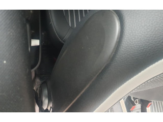 Подушка безопасности в сиденье    Renault Twingo III