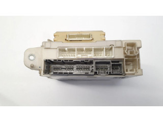 Блок предохранителей  8273053022   Lexus IS 220D-250-350    