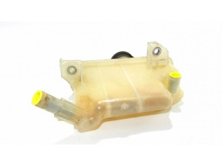 Расширительный бачок охлаждающей жидкости