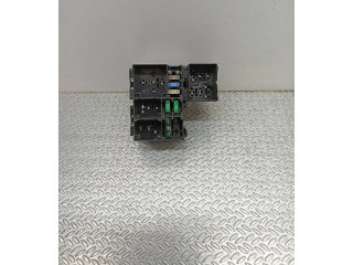 Блок предохранителей 243517538R Renault Clio IV