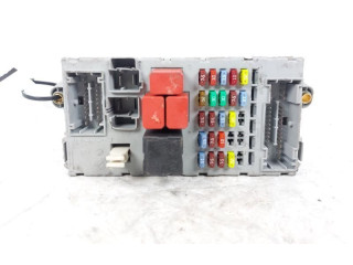 Блок предохранителей 51733919   Fiat Idea    