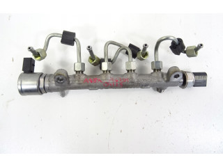 Топливная рампа 04L089G   Audi A1  