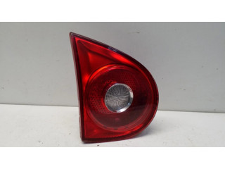 Задний фонарь левый 1K6945093F, 285001 Volkswagen Golf V 2003-2009 года