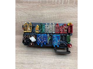 Блок предохранителей 357937039, 6N0971006 Volkswagen Caddy