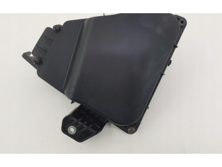   Pojistková skříňka    Audi A8 S8 D4 4H 2013