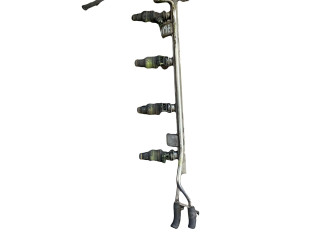 Топливная рампа 06A133661B   Audi A3 S3 8L  