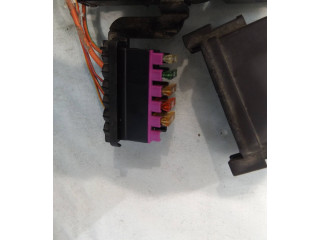 Блок предохранителей     Volkswagen Polo IV 9N3    