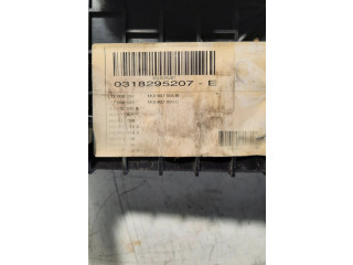 Блок предохранителей  1K0937804B, 1K0937800C   Volkswagen Touran I    