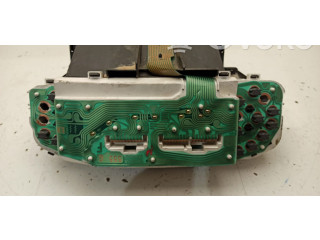 Панель приборов    Toyota Yaris Verso       