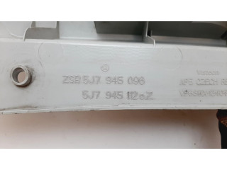 Задний фонарь правый 5J7945096, 5J7945112    Skoda Roomster (5J)   2006-2015 года