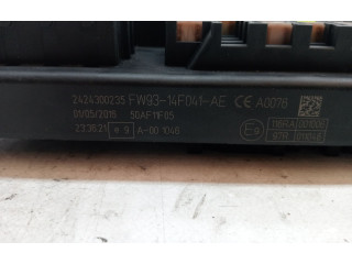 Блок предохранителей C2D40479, FW9314F041AE Jaguar XJ X308