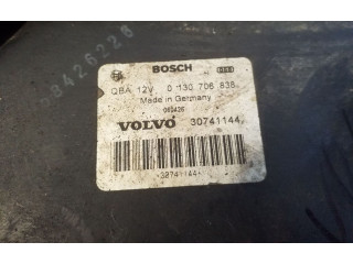 Диффузор 30741144, 3137229010 Volvo V70