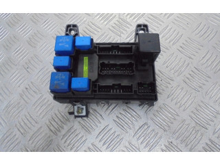 Pojistková skříňka 91198-1C211 Nissan Primera 1999