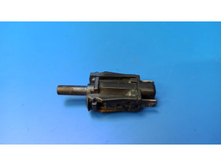 Передний датчик открытия / закрытия двери (крыло)