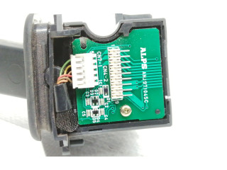 Ручка стеклоочистителей 8691695 Volvo S60