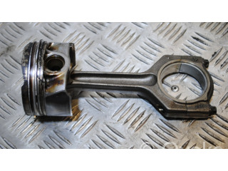 Píst 764595801 BMW 5 GT F07 pro benzínový motor 3.0