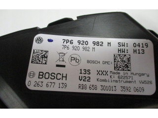 Přístrojová deska Volkswagen Touareg II 2011 7P6920982M