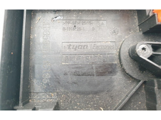 Блок предохранителей 1K0937125A Volkswagen Caddy