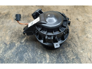 Вентилятор печки 2Q2820021A Audi A1