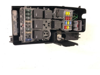 Блок предохранителей 30728132, 30728132 Volvo V70