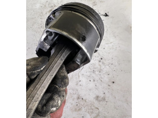 Píst Subaru Outback