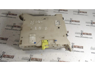 Блок предохранителей  8273053023   Lexus IS 220D-250-350    