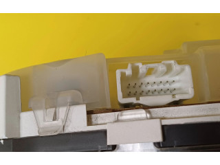 Přístrojová deska  Mazda 5 2006 CECC34D  