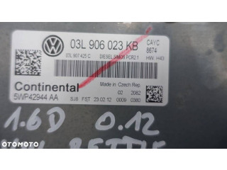 Блок управления двигателя 03L906023KB Volkswagen New Beetle